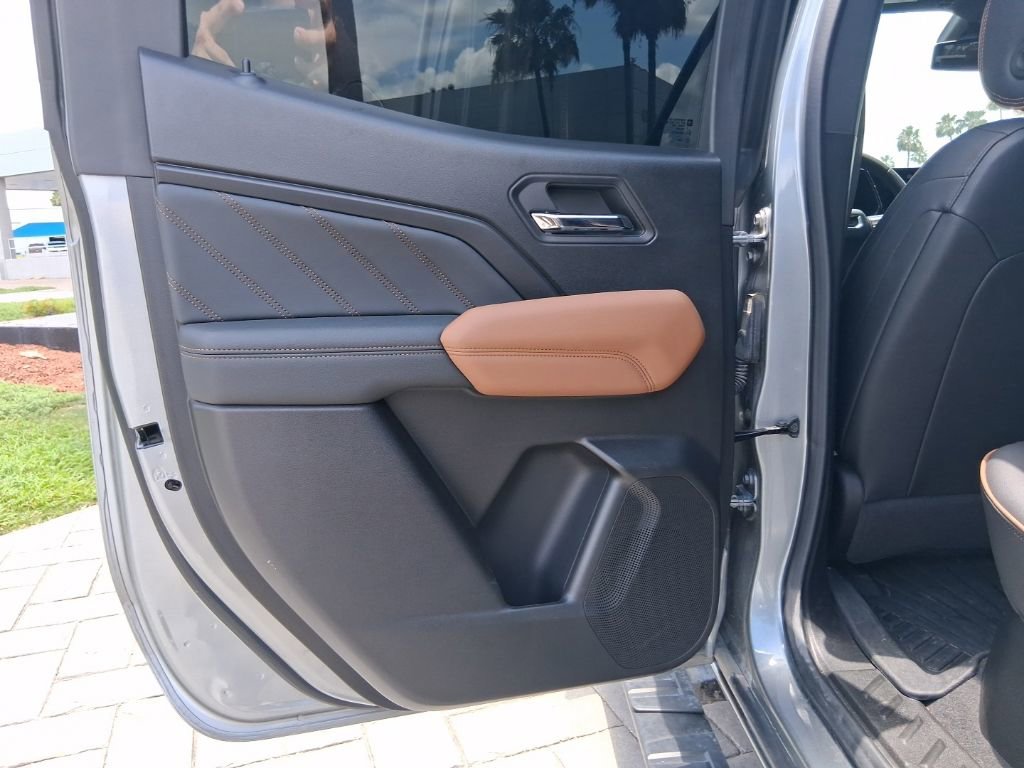 Used 2024 Sterling Metallic GMC AT4 image 23