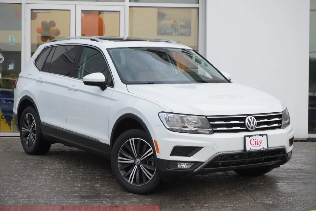 Used 2018 White Volkswagen 2.0T SEL image 3