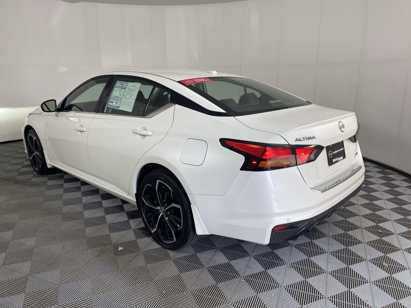 Used 2023 Pearl White Tricoat Nissan 2.5 SR image 5