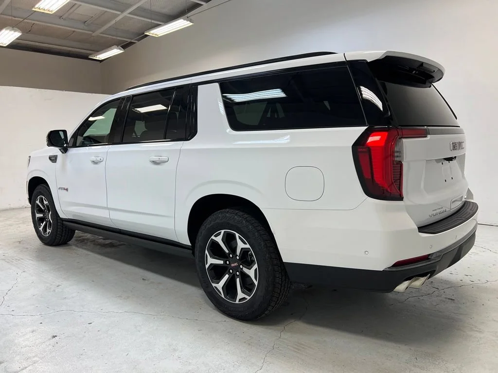2026 GMC Yukon XL AT4 - Photo 10