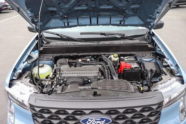 New 2026 Azure Gray Metallic Tri-Coat Ford XLT image 28