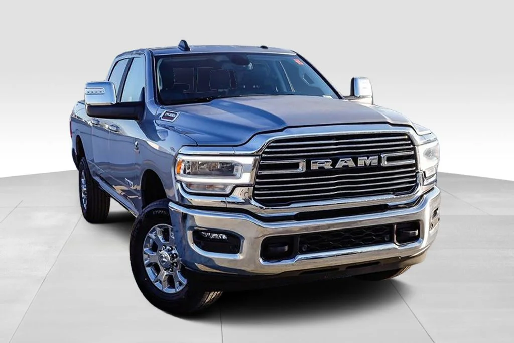 Used 2024 Silver Ram Laramie image 2
