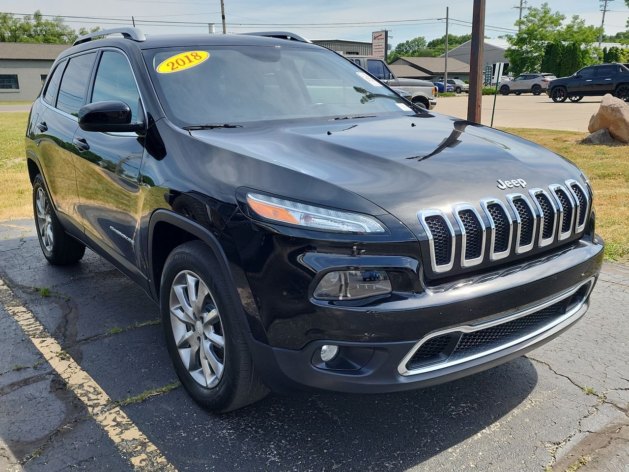 Used 2018 Diamond Black Crystal Pearlcoat Jeep Limited image 1