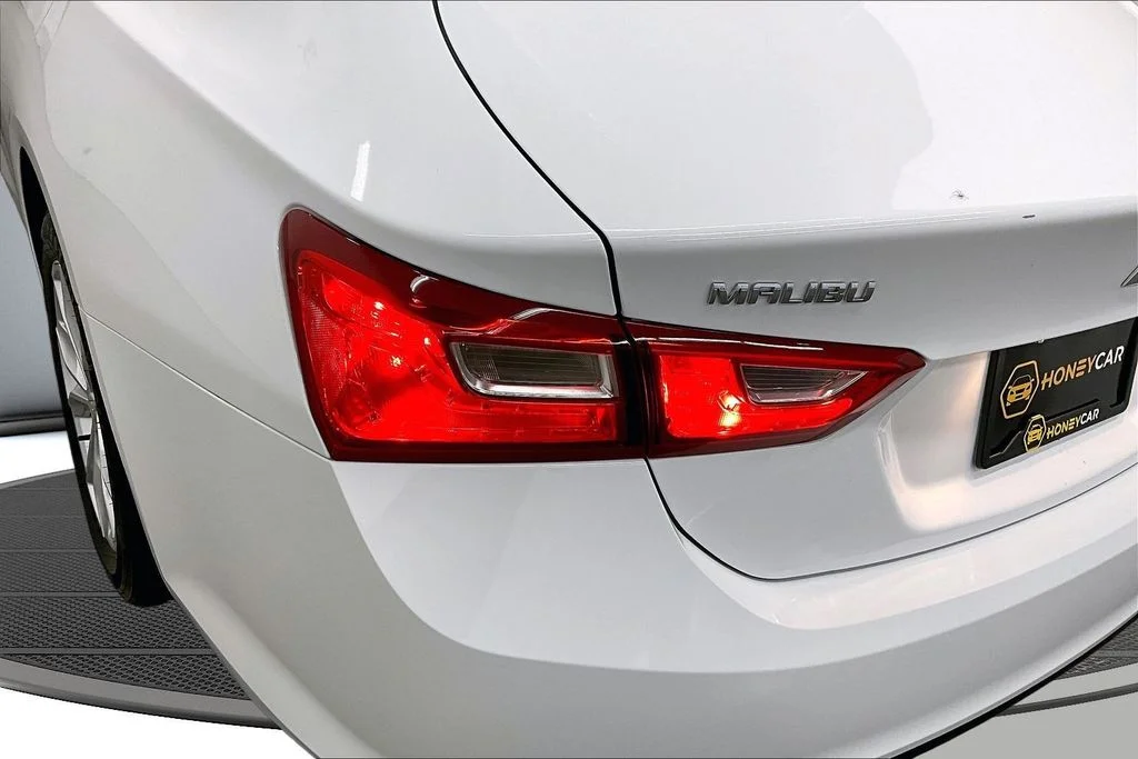 Used 2023 White Chevrolet LT image 23
