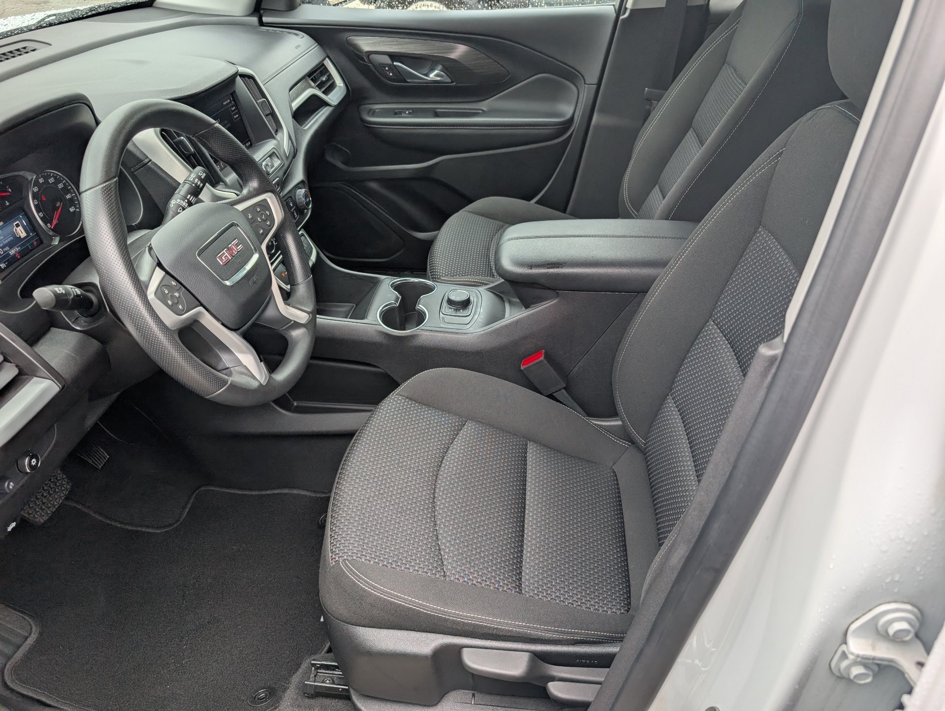 Used 2024 White GMC SLE image 8