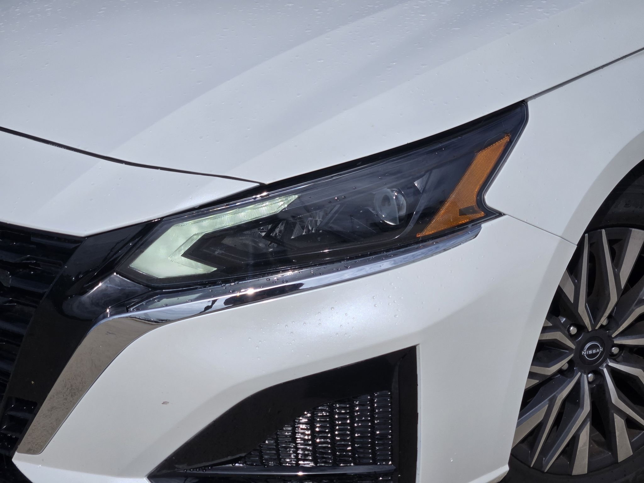 Used 2023 Pearl White Tricoat Nissan 2.5 SV image 10