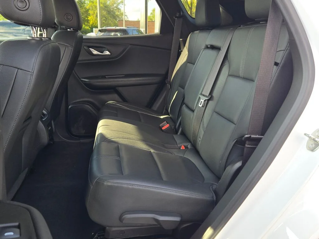 Used 2022 White Chevrolet LT image 18