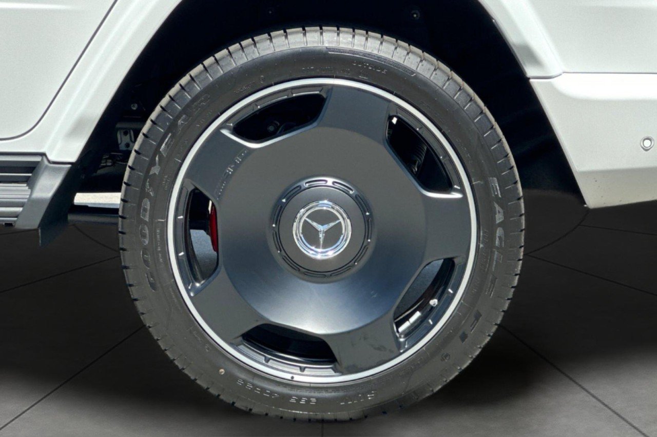 New 2026 MANUFAKTUR Moonlight White Magno Mercedes-Benz AMG® G 63 SUV image 26