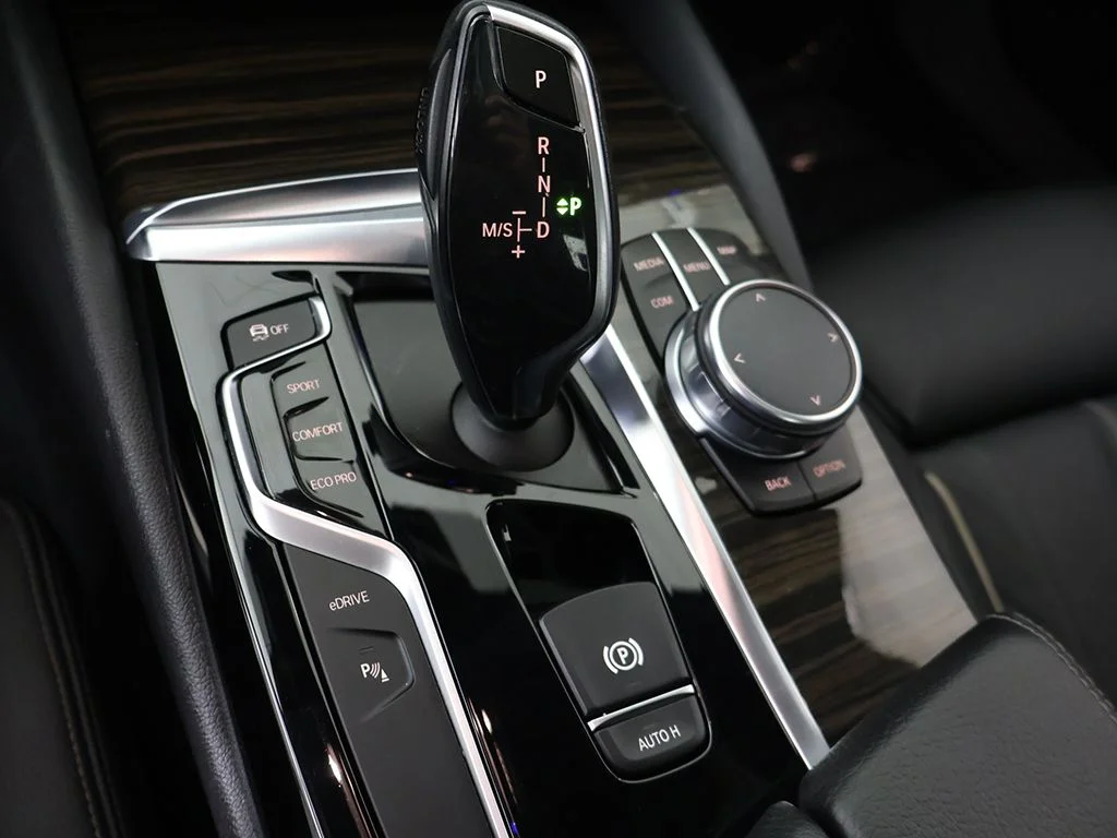 Used 2018 Dark Graphite BMW 530e xDrive iPerformance image 56