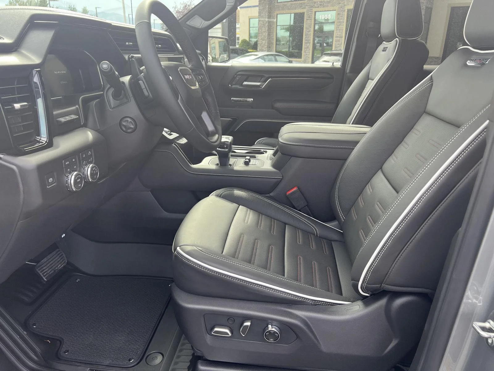 2026 GMC Sierra 1500 AT4X - Photo 16
