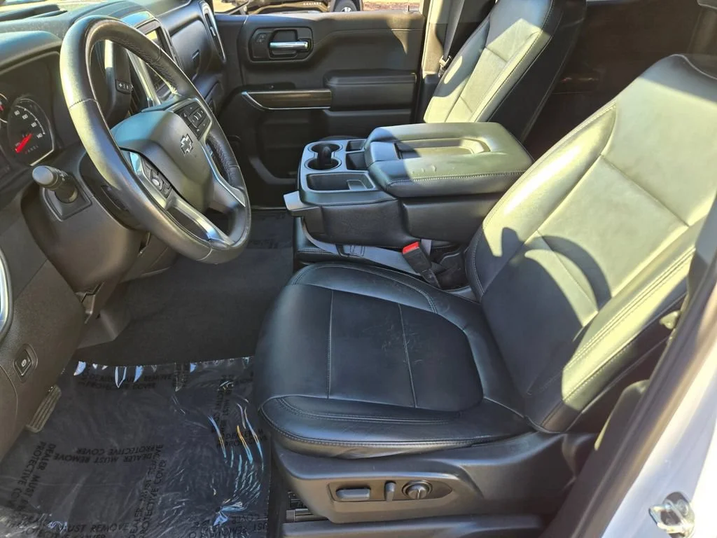 Used 2022 Iridescent Pearl Tricoat Chevrolet RST image 10