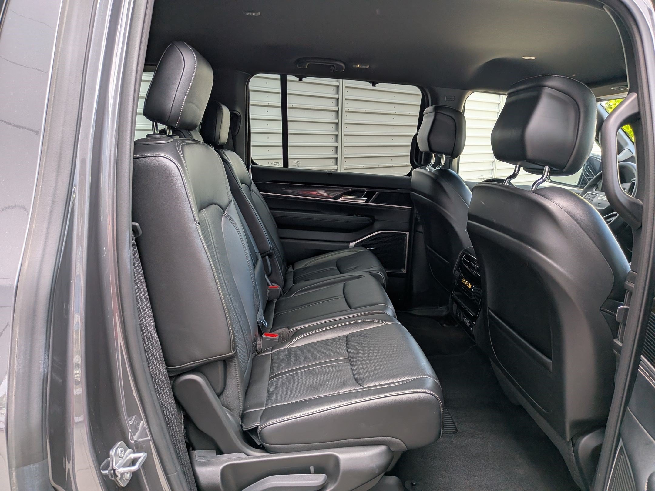 Used 2023 Baltic Gray Metallic Clearcoat Jeep Series I 4x4 image 29