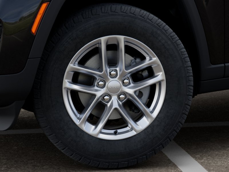 New 2026 Diamond Black Crystal Pearl-Coat Exterior Paint Jeep Laredo 4x4 image 34
