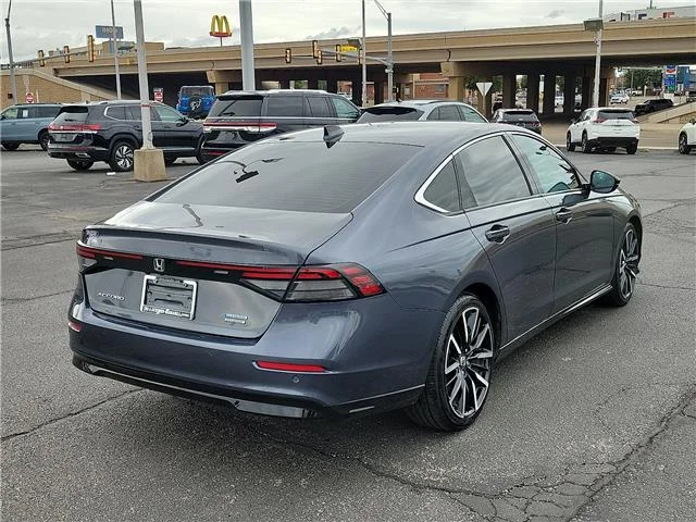 Used 2025 Meteorite Gray Metallic Honda Touring image 3