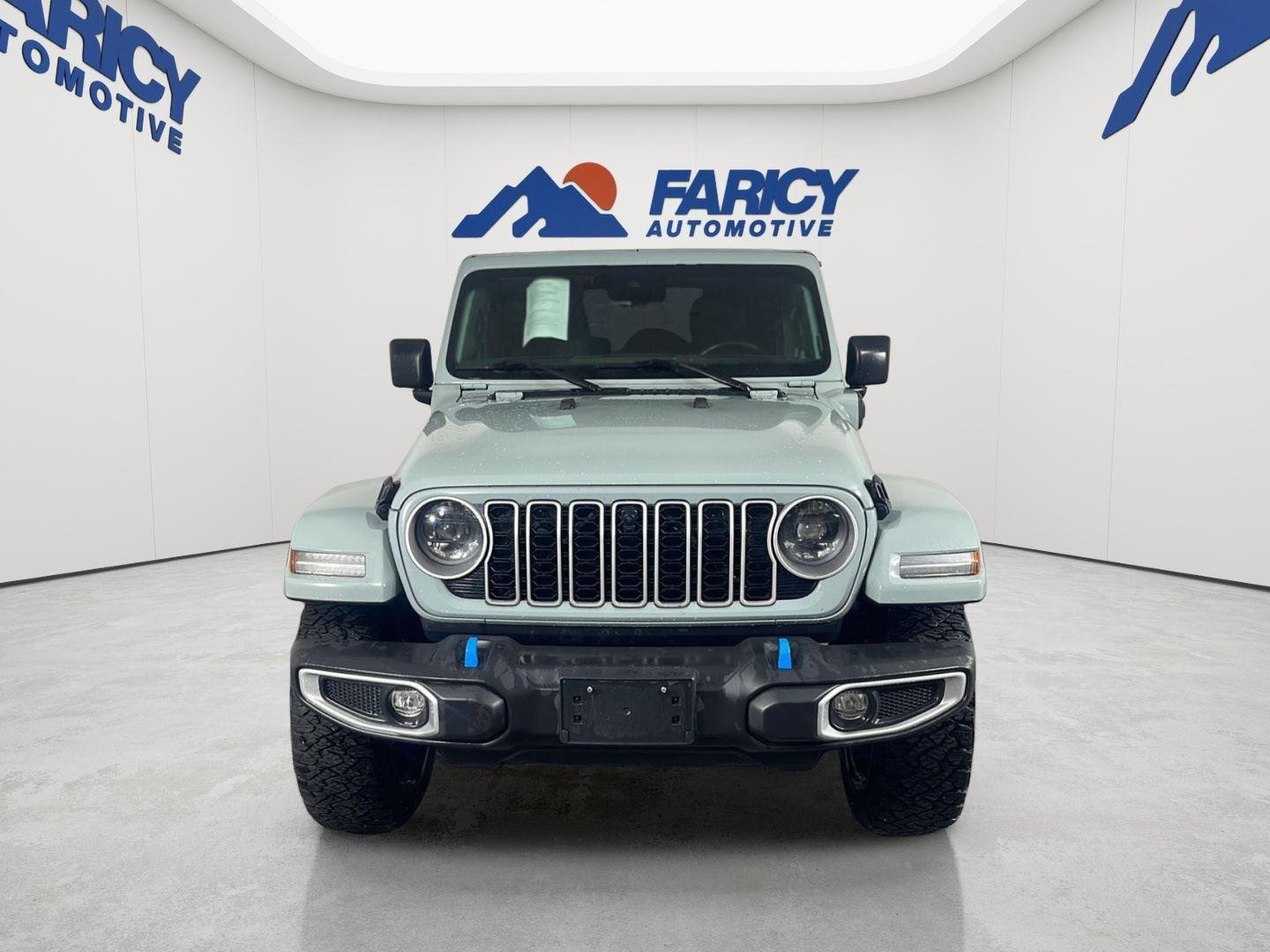 Used 2024 Earl Clearcoat Jeep Sahara image 3