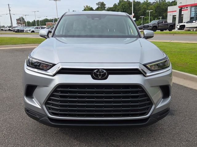 Used 2025 Silver Toyota LE image 2