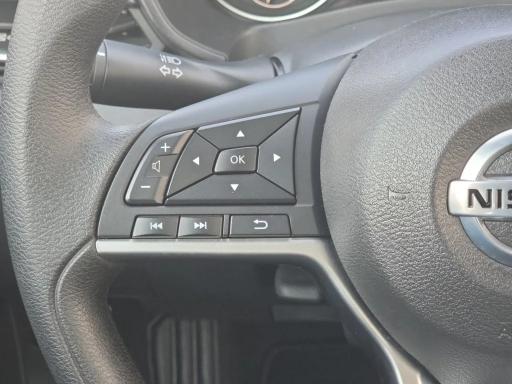 Used 2022 Blue Nissan 2.5 SV image 24
