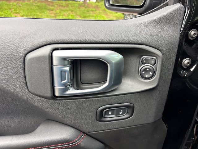 New 2027 Black Clearcoat Jeep Rubicon X image 15