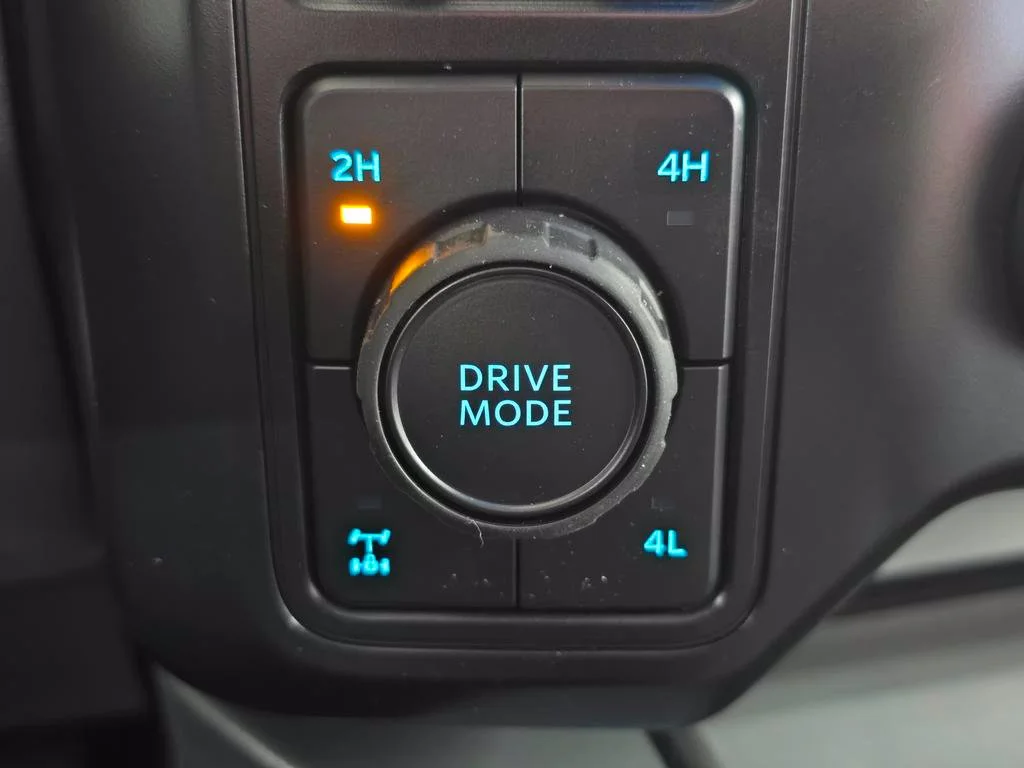 New 2026 Oxford White Ford F-250® XLT image 24