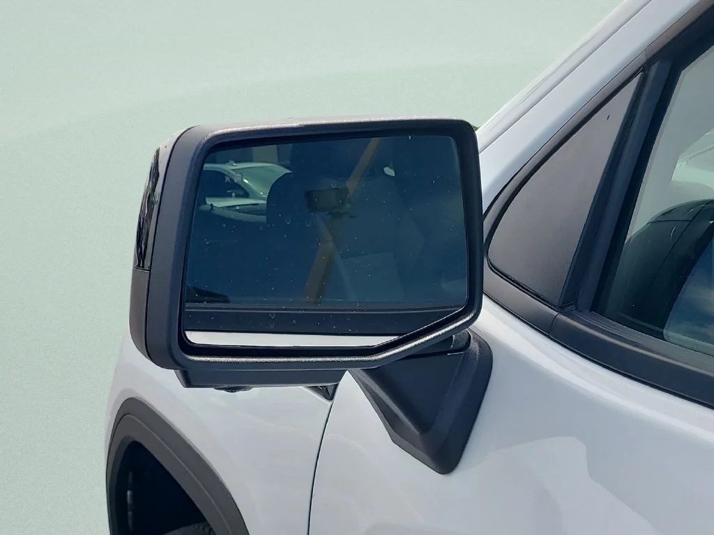 New 2026 Summit White GMC Elevation image 27