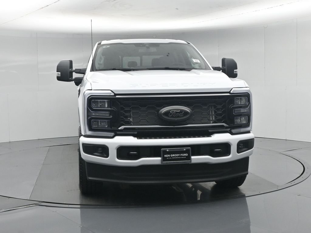 New 2026 Oxford White Ford XLT image 30