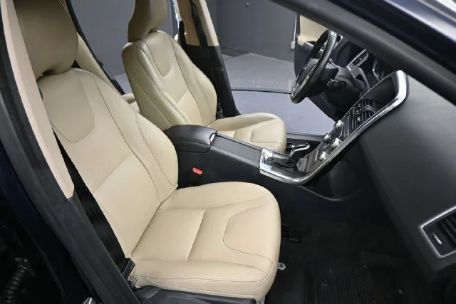 Used 2016 Blue Volvo T6 Drive-E image 14