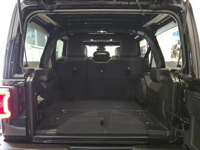 New 2026 Black Clearcoat Jeep Moab 392 image 37