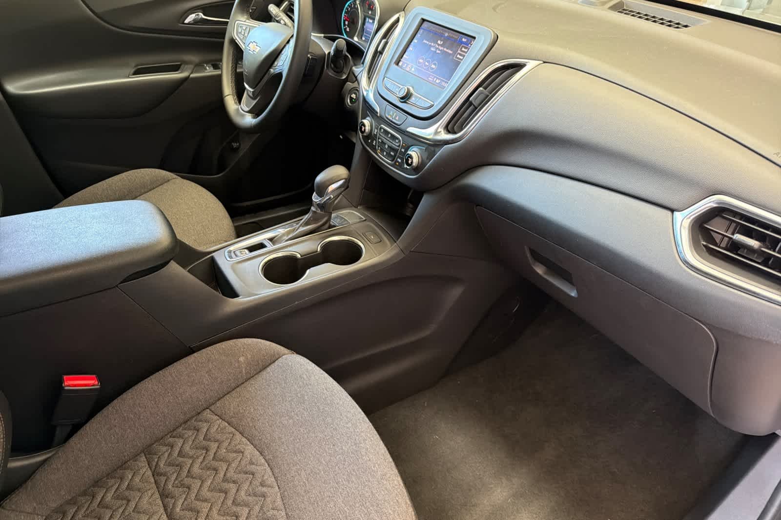 2024 Chevrolet Equinox LT - Photo 17