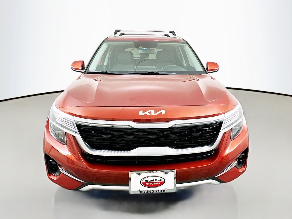 Used 2022 Orange Kia S image 2