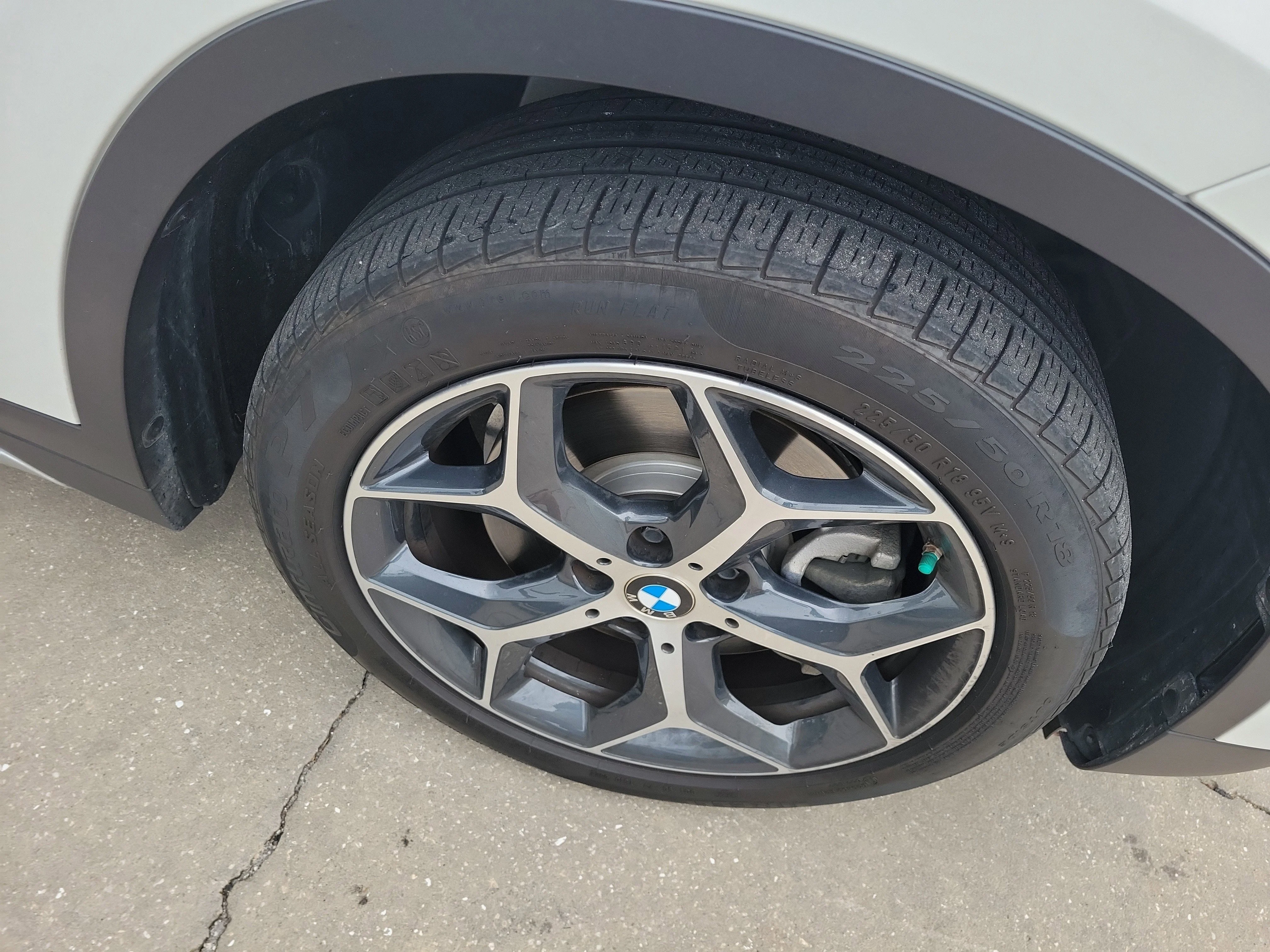 Used 2018 Alpine White BMW sDrive28i image 7