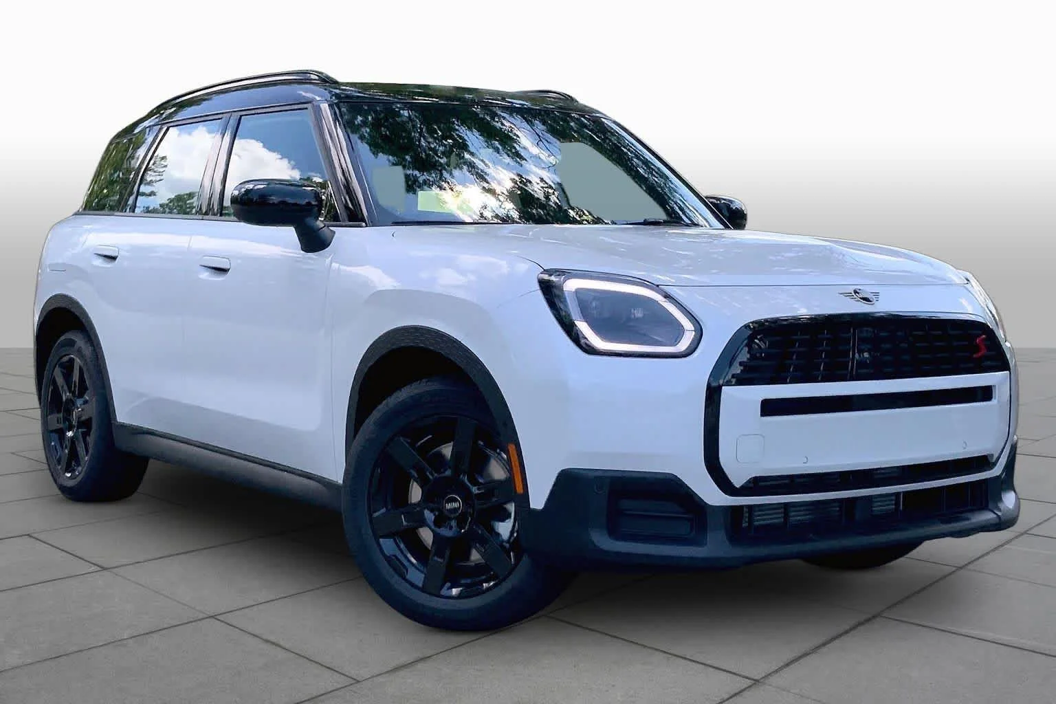 New 2027 Nanuq White Metallic MINI Signature Plus image 2