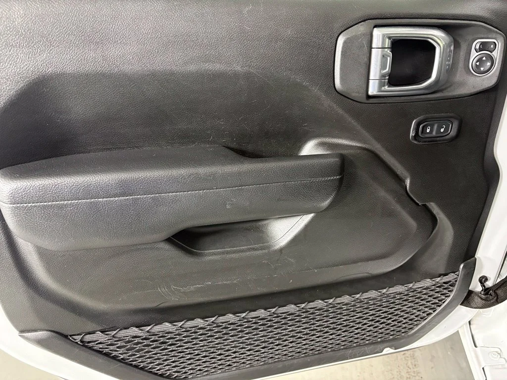 Used 2025 White Jeep Sport S image 14