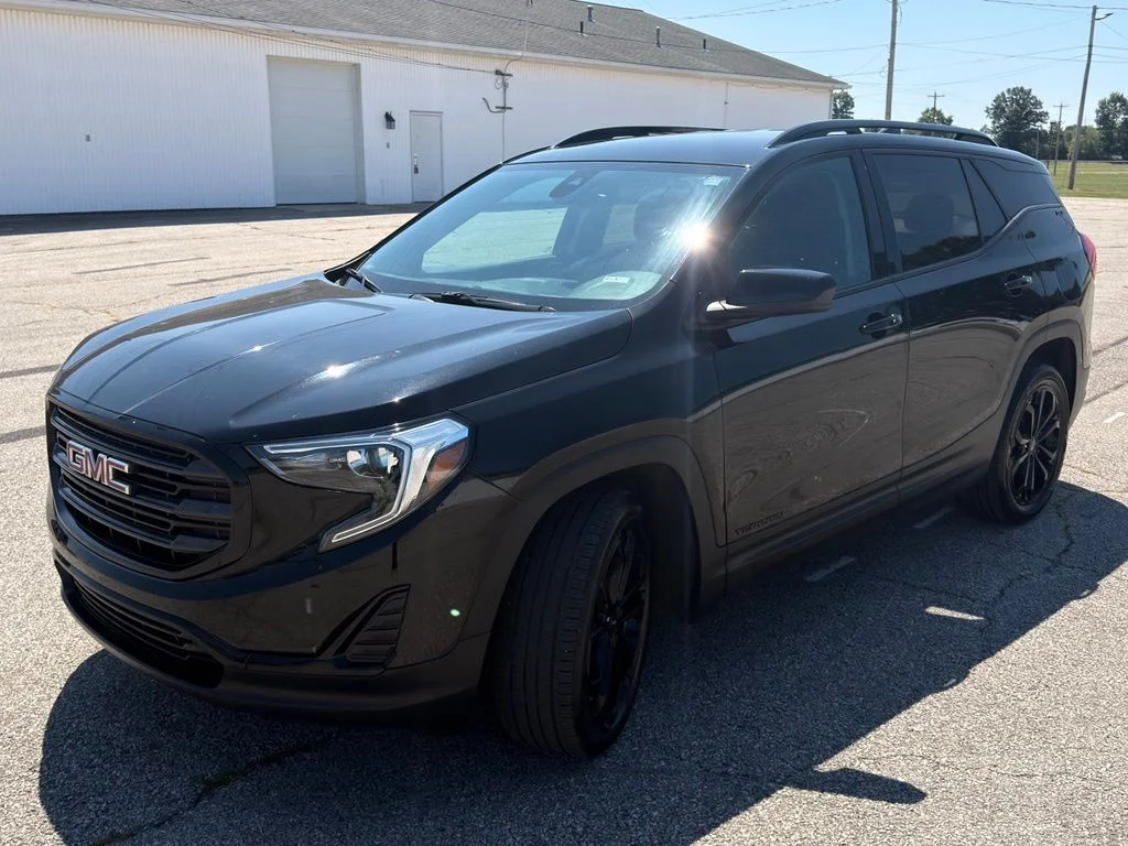 Used 2020 Black GMC SLE image 11
