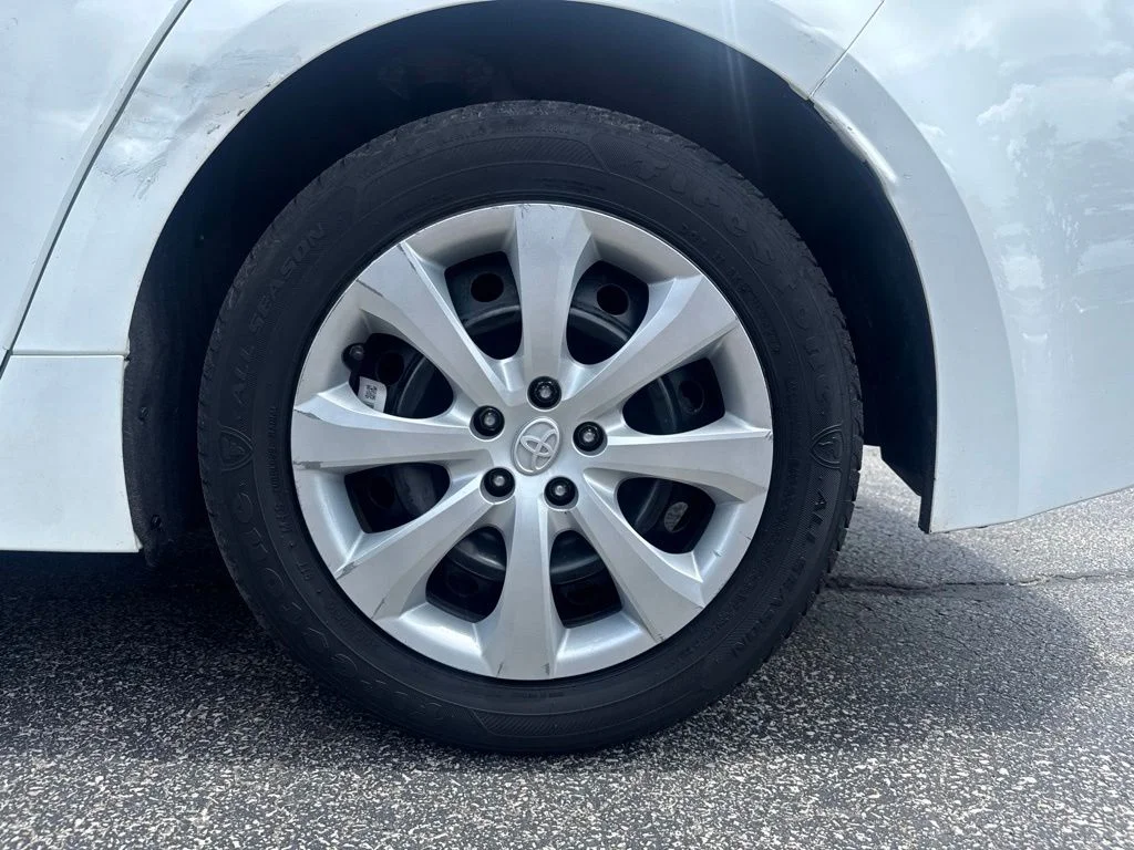 Used 2022 White Toyota LE image 11