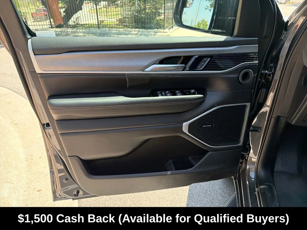 New 2026 Baltic Gray Metallic Clearcoat Jeep Limited Altitude image 17