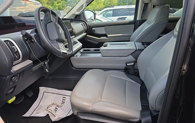 Used 2025 Black Ford Active image 5