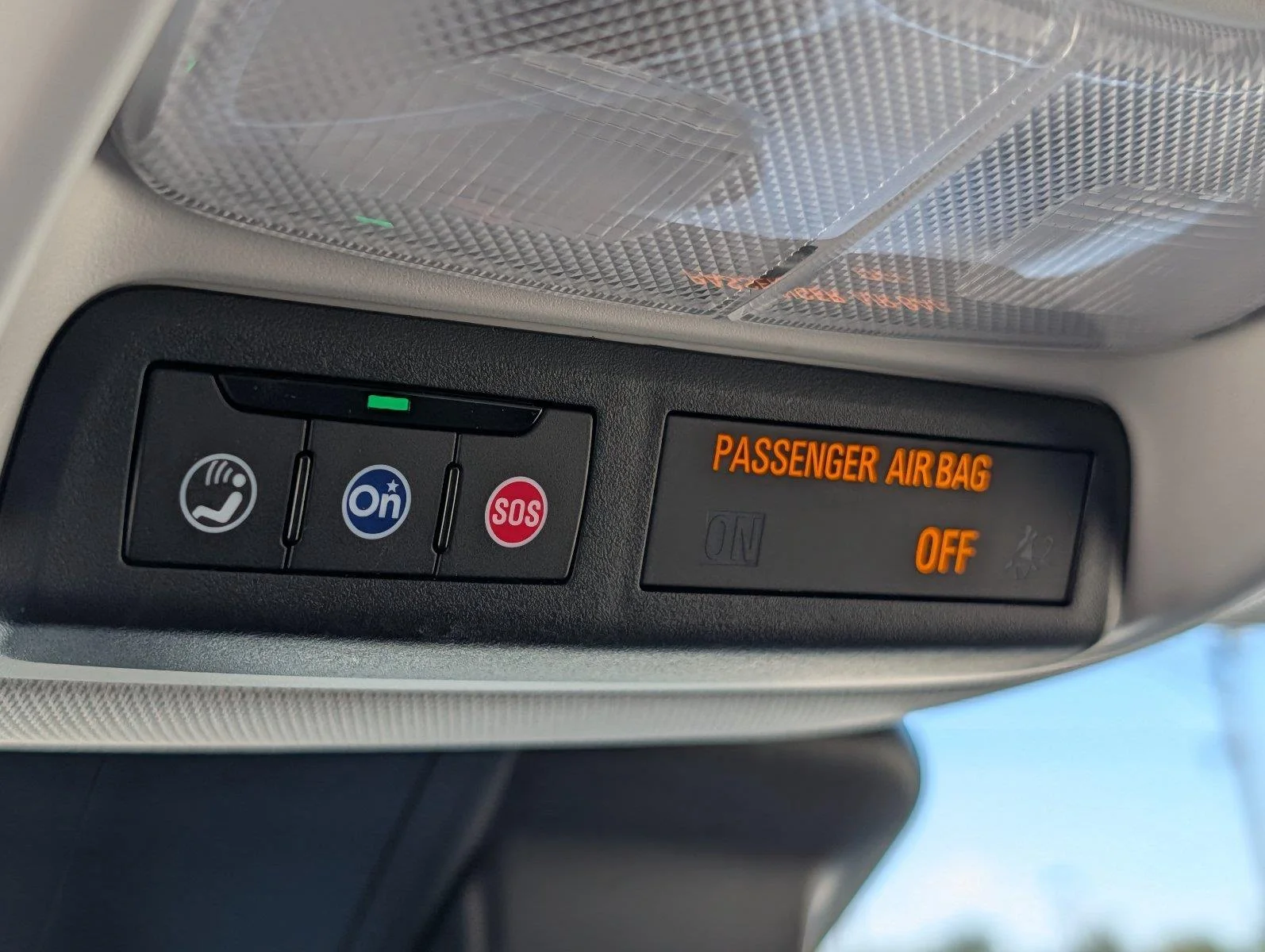 Used 2025 Summit White Chevrolet LT image 27