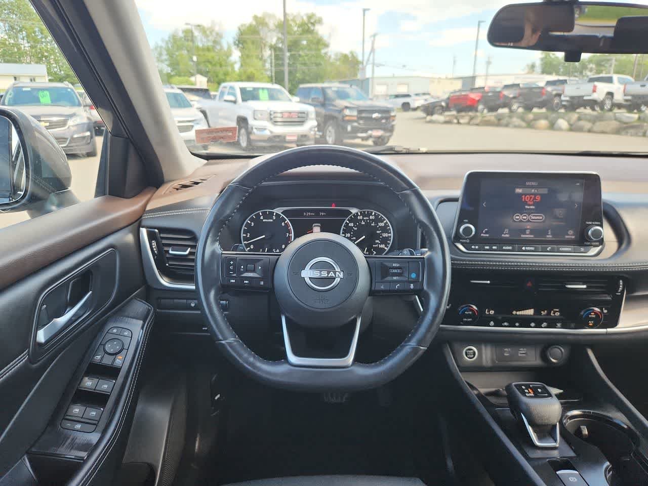 Used 2022 Gun Metallic Nissan SV image 16
