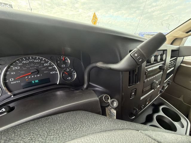 New 2026 Summit White GMC Work Van image 17