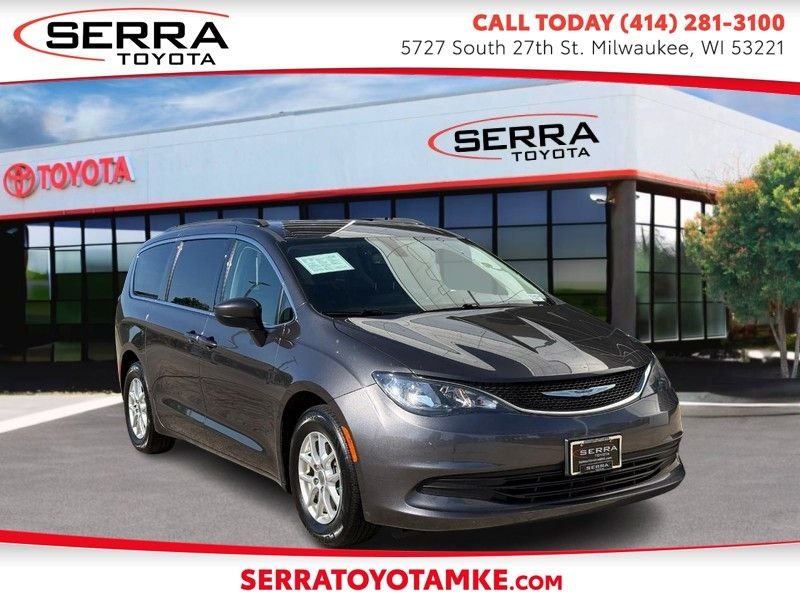 2020 Chrysler Voyager LXI's photo