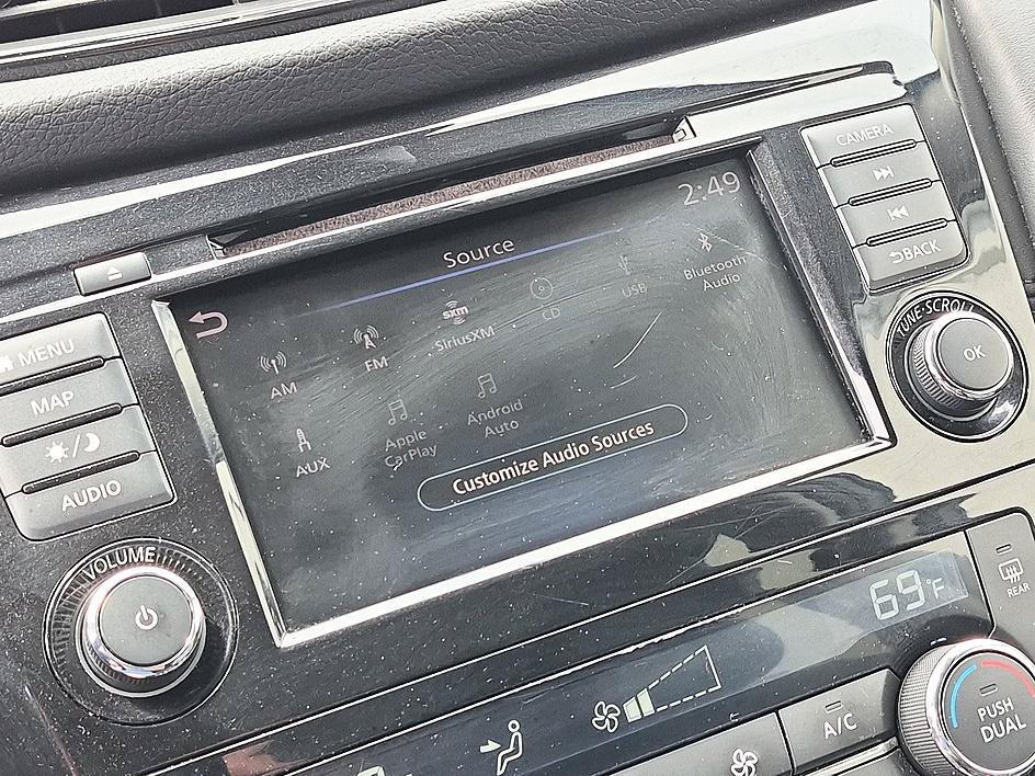 Used 2020 Magnetic Black Pearl Nissan SL image 22