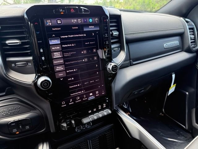 New 2026 Diamond Black Crystal Pearl-Coat Exterior Paint RAM LARAMIE image 26