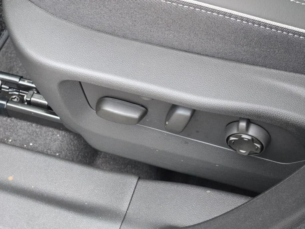 New 2026 Moonstone Gray Metallic Buick Avenir image 23
