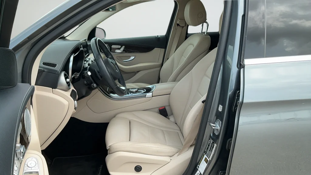 Used 2019  Mercedes-Benz GLC 300 image 17