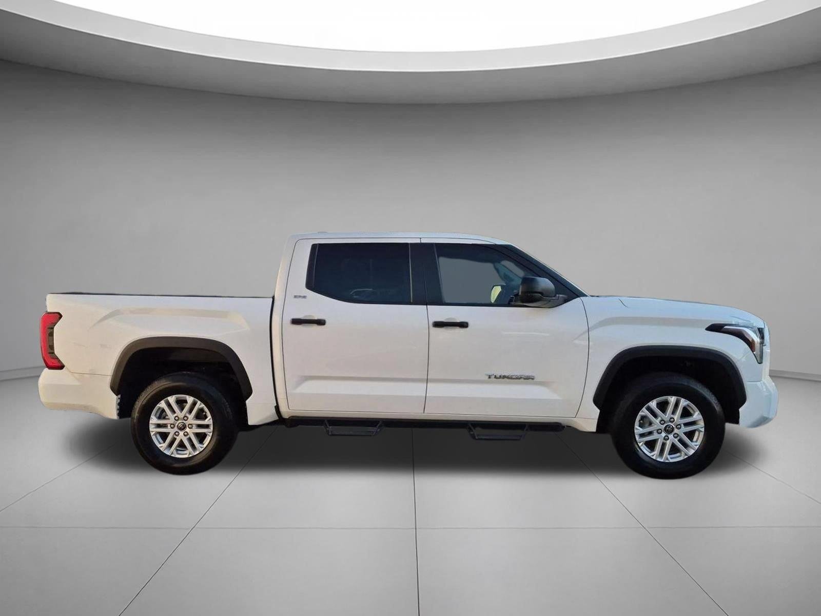 Used 2024 Ice Cap Toyota SR5 image 6