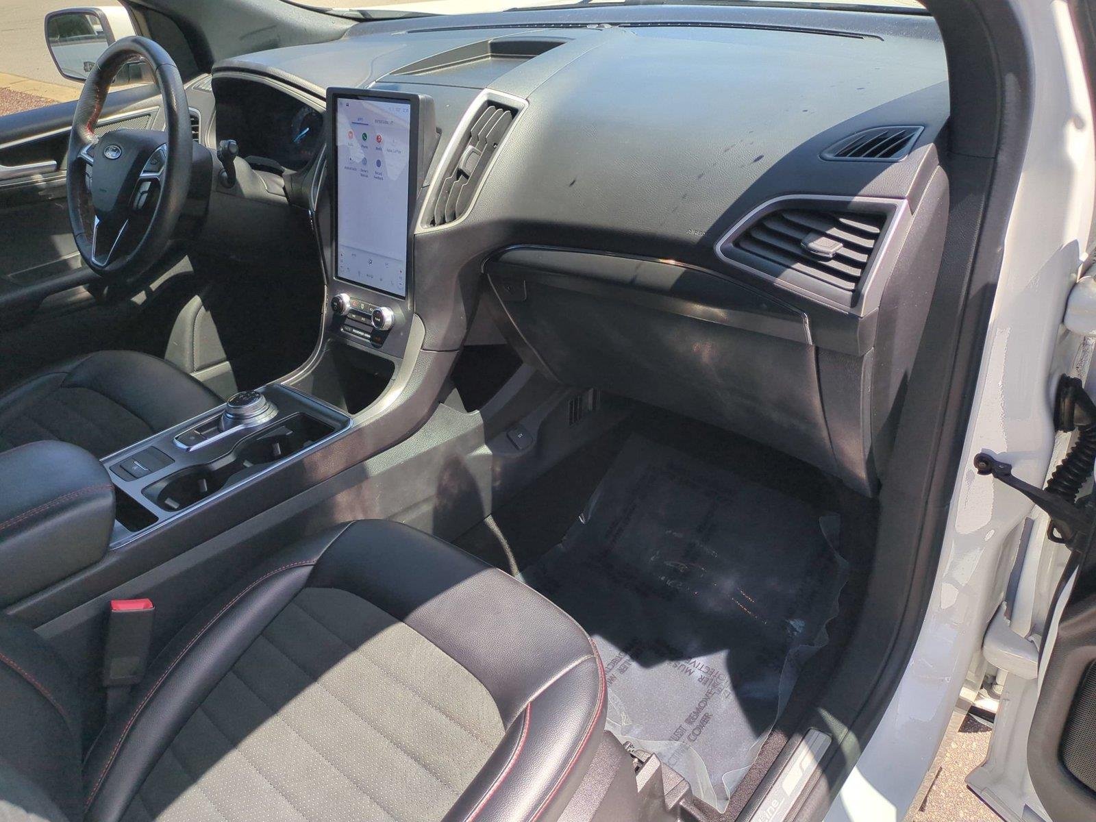 Used 2022 Star White Metallic Tri-Coat Ford ST-Line image 39