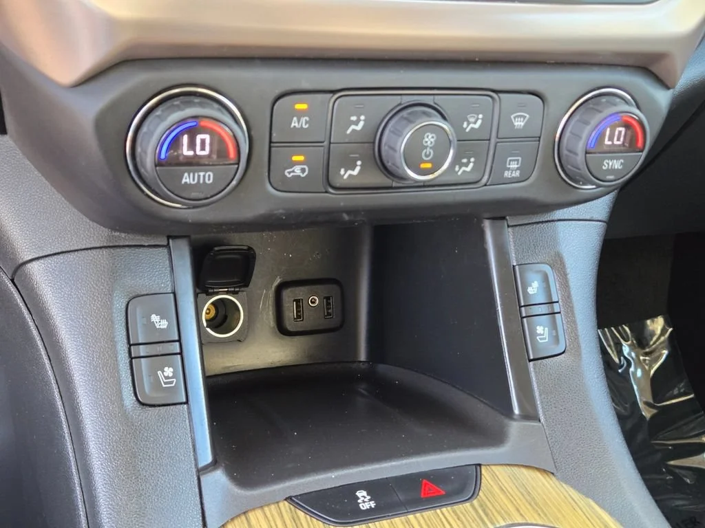 Used 2017 EBONY TWILIGHT METALLIC GMC Denali image 21