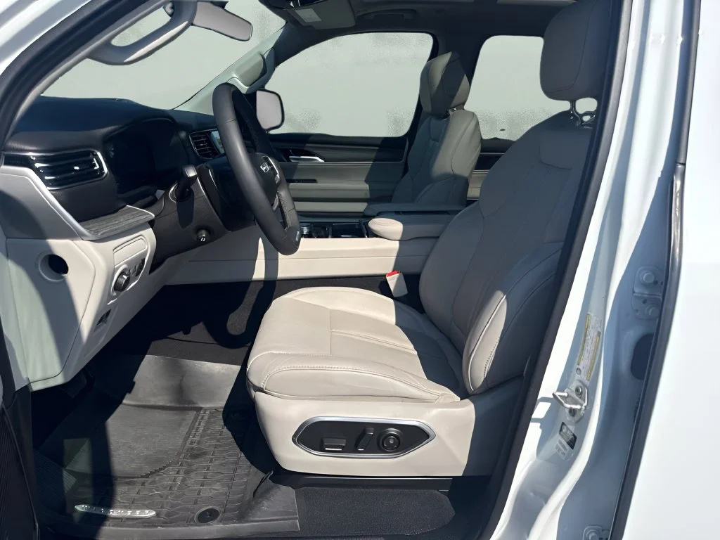 Used 2024 White Jeep Series III image 9