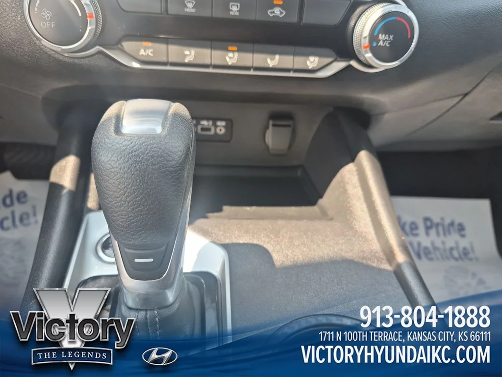 Used 2025 White Nissan 2.5 SV image 18