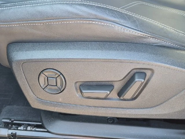 Used 2025  Audi Premium image 15